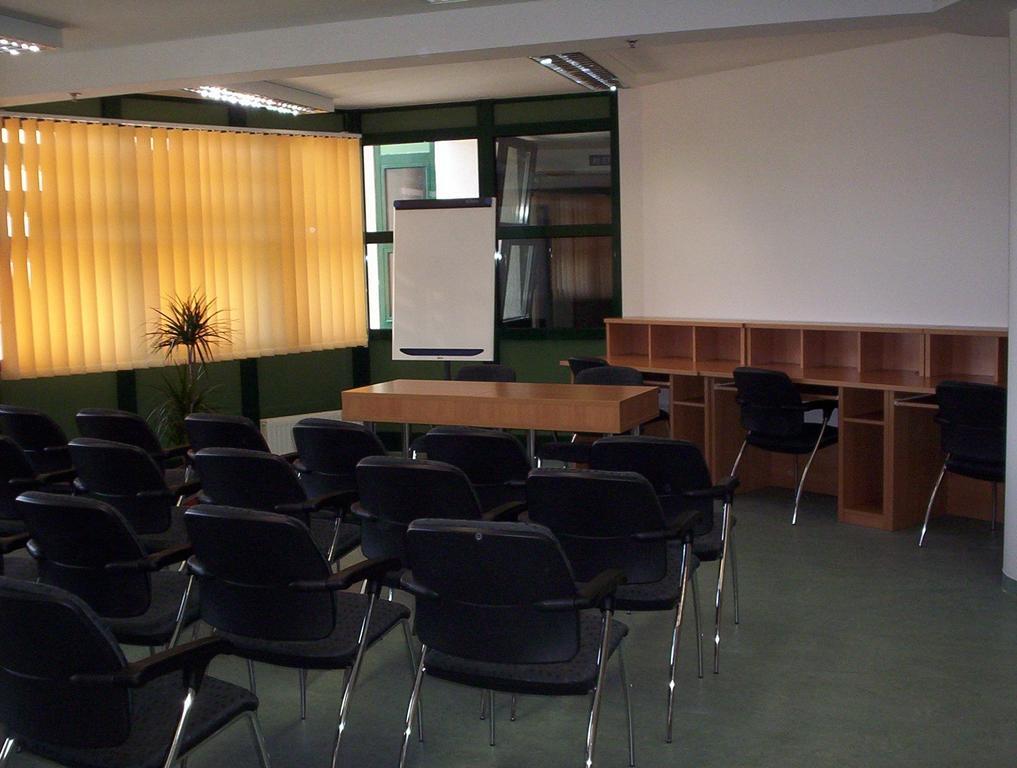 Uni-Hotel Diakotthon Miskolc Dış mekan fotoğraf