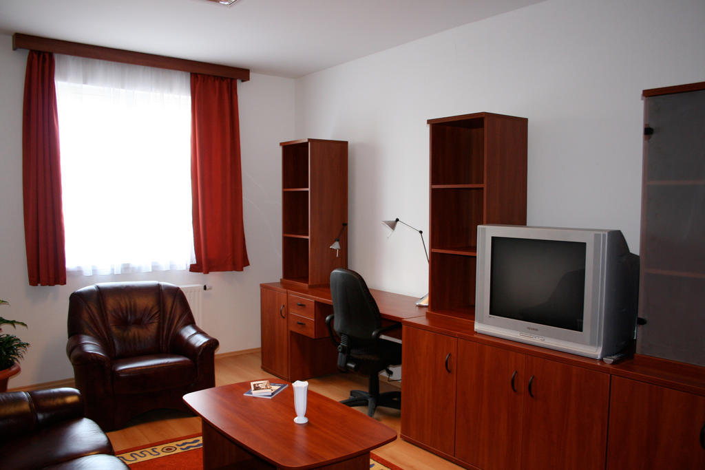 Uni-Hotel Diakotthon Miskolc Dış mekan fotoğraf